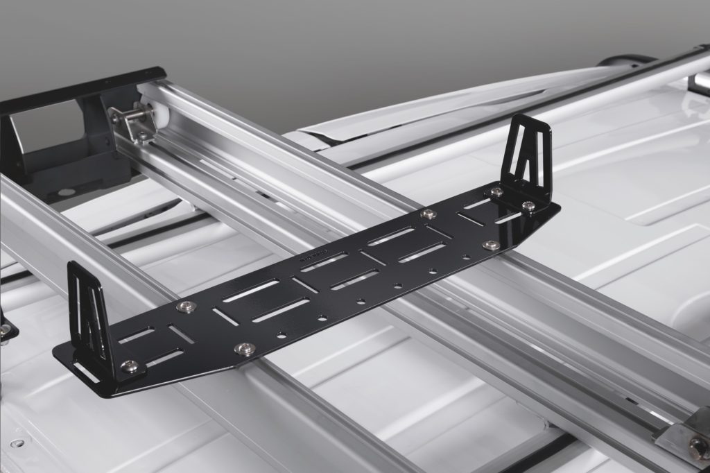 Daktransport op een bestelwagen: universele plaat