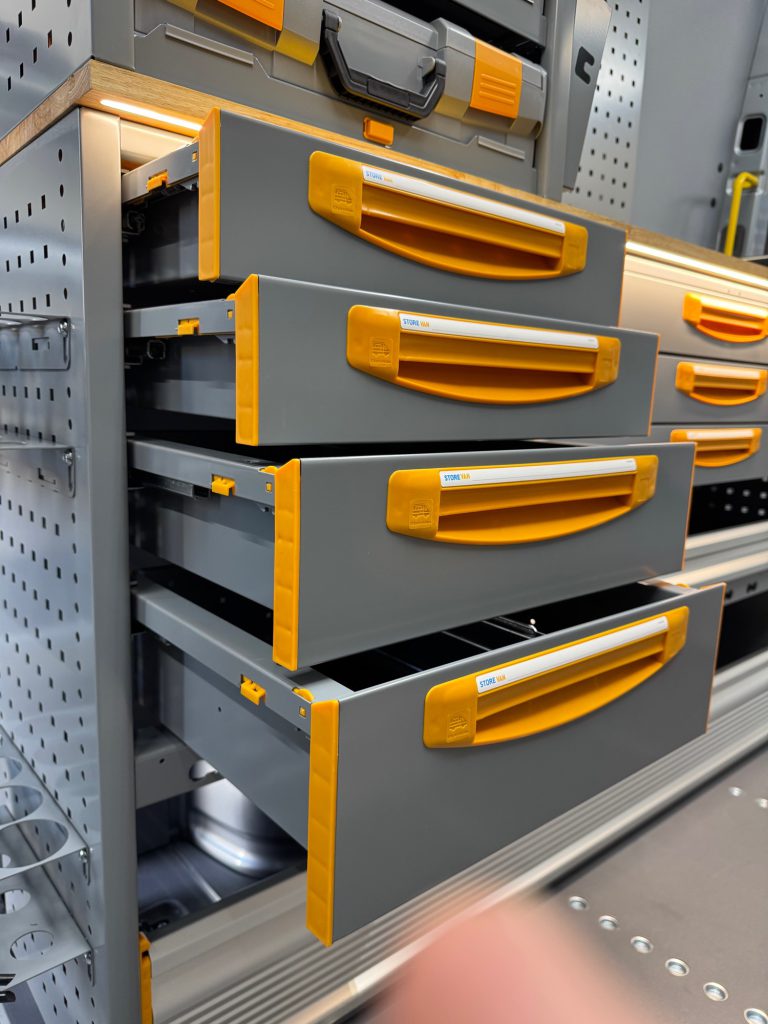 Modules voor bedrijfswageninrichting